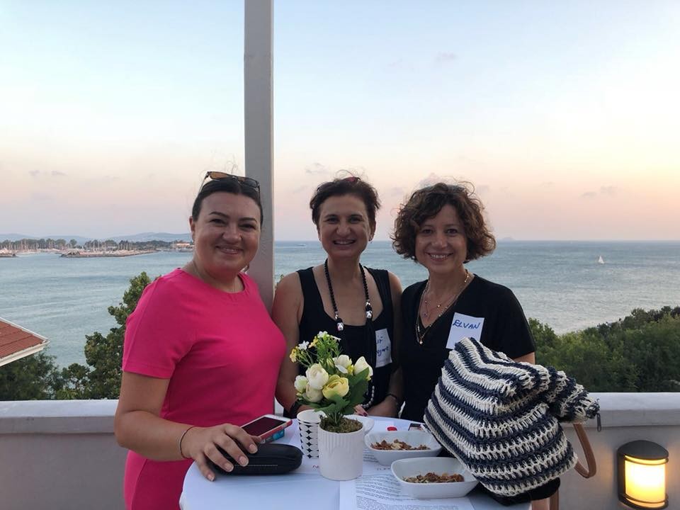 38843992_1981404408572889_2307646710794420224_n